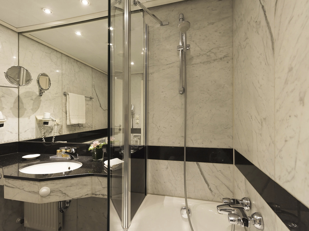 Maritim Hotel proArte Badezimmer