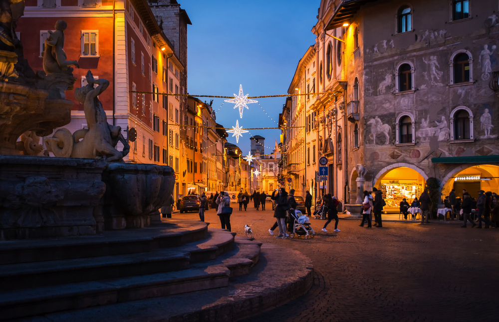 Weihnachten in Trient, Altstadt mit Weihnachtsbeleuchtung